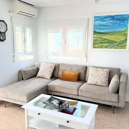 A Estrenar Con Vistas A La Playa De Levante Con Plaza De Garaje Бенидорм